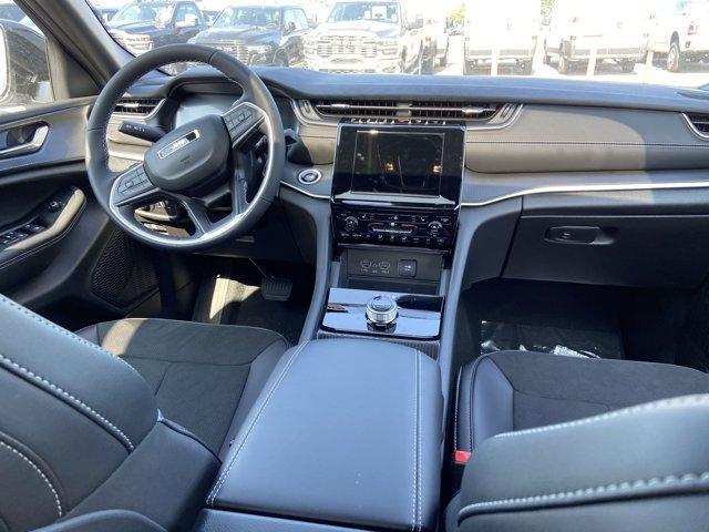 new 2025 Jeep Grand Cherokee L car, priced at $44,568