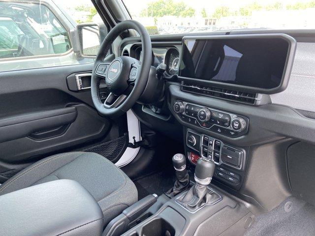 new 2025 Jeep Wrangler car, priced at $45,221