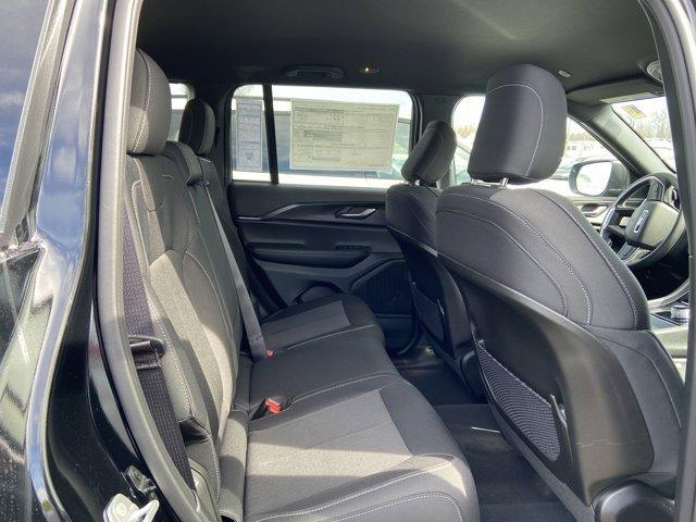 new 2025 Jeep Grand Cherokee car, priced at $40,920