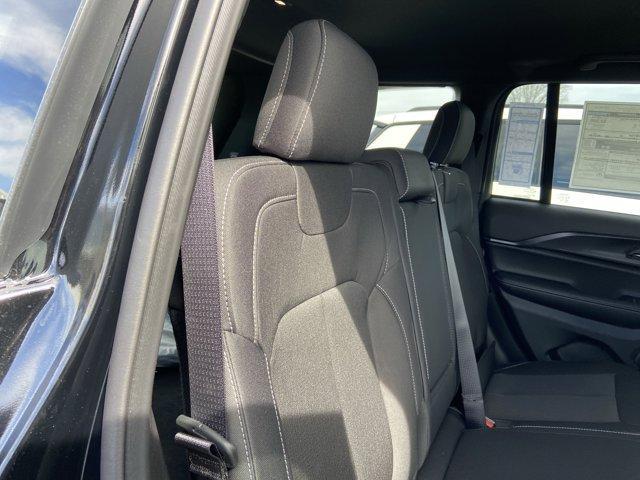 new 2025 Jeep Grand Cherokee car, priced at $40,920