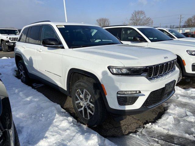 new 2025 Jeep Grand Cherokee car, priced at $43,231