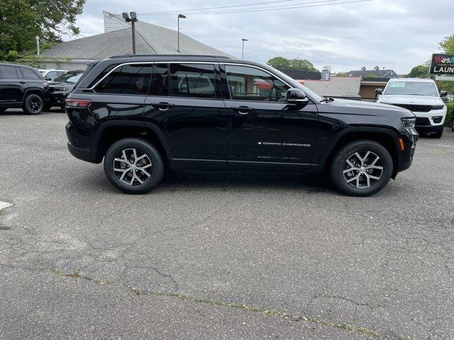 new 2025 Jeep Grand Cherokee car, priced at $50,010
