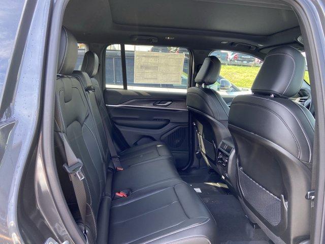 new 2025 Jeep Grand Cherokee car, priced at $44,170