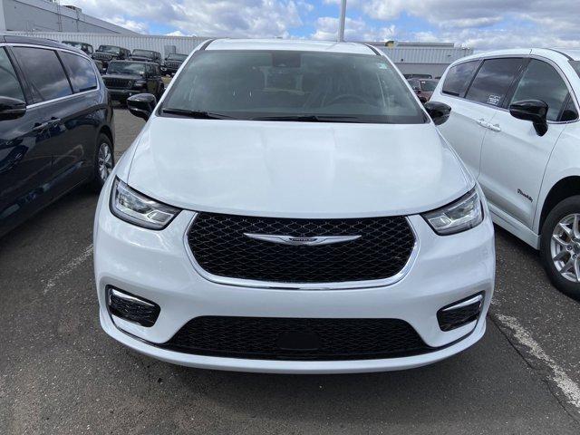 new 2025 Chrysler Pacifica car, priced at $41,993
