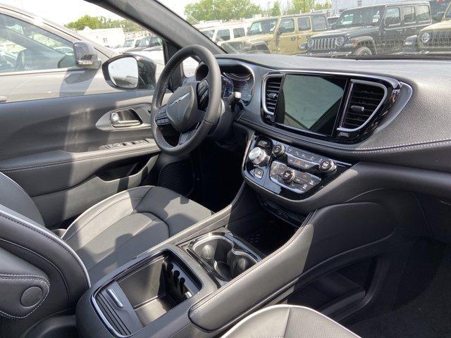 new 2025 Chrysler Pacifica car, priced at $54,753