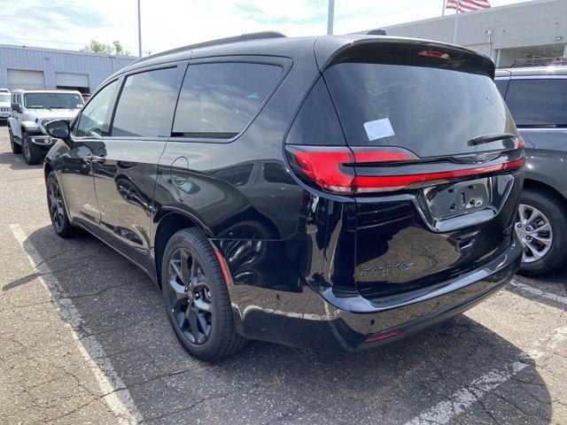 new 2025 Chrysler Pacifica car, priced at $54,753