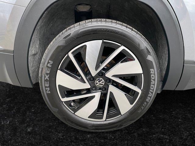used 2025 Volkswagen Atlas car, priced at $37,482