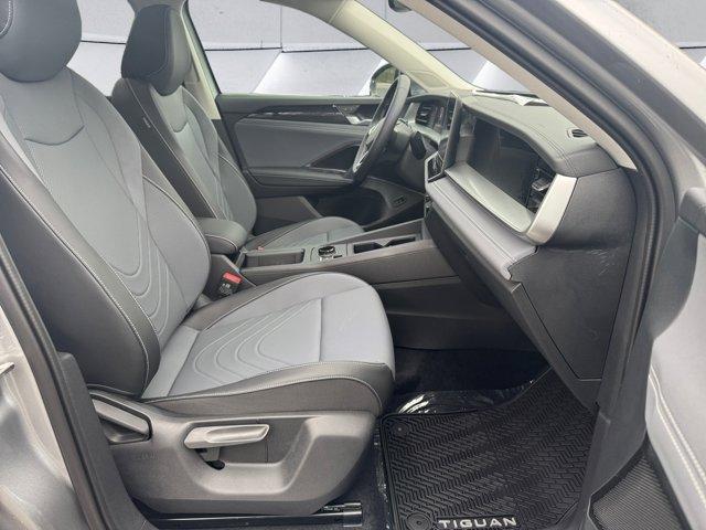 new 2025 Volkswagen Tiguan car, priced at $37,882