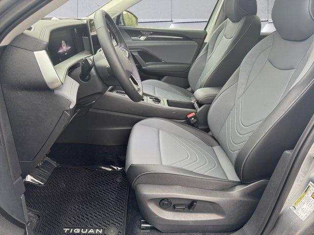 new 2025 Volkswagen Tiguan car, priced at $37,882