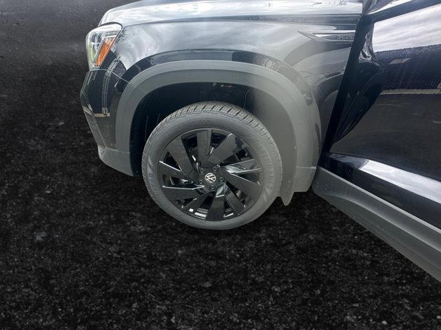 new 2024 Volkswagen Taos car, priced at $30,753