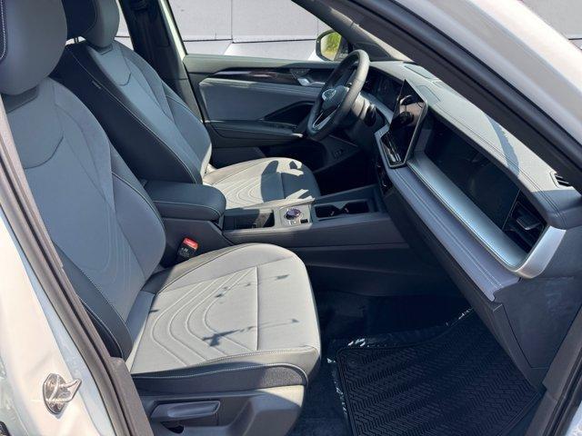 new 2025 Volkswagen Tiguan car, priced at $41,051