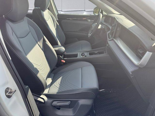 new 2025 Volkswagen Tiguan car, priced at $37,871