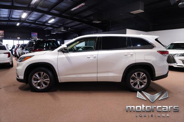 used 2015 Toyota Highlander car, priced at $18,900