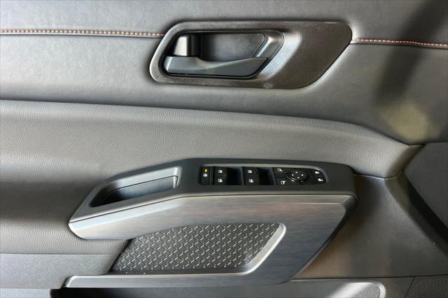 new 2025 Nissan Pathfinder car, priced at $44,825