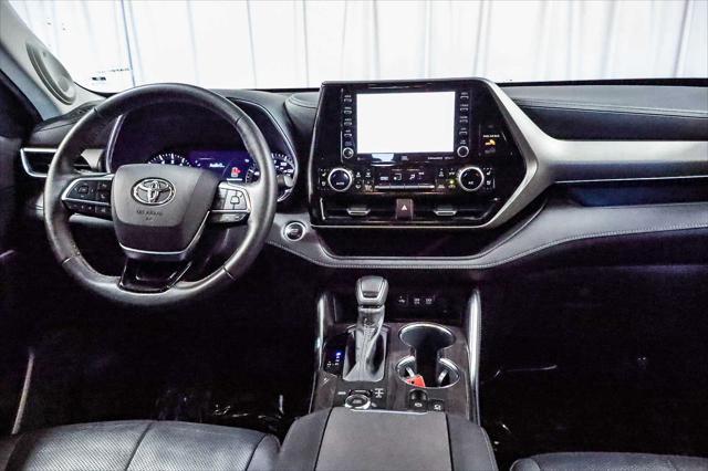 used 2020 Toyota Highlander car, priced at $25,073