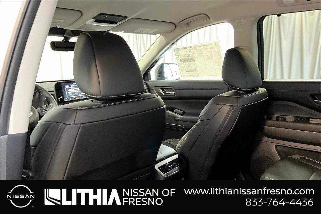new 2024 Nissan Pathfinder car, priced at $45,395