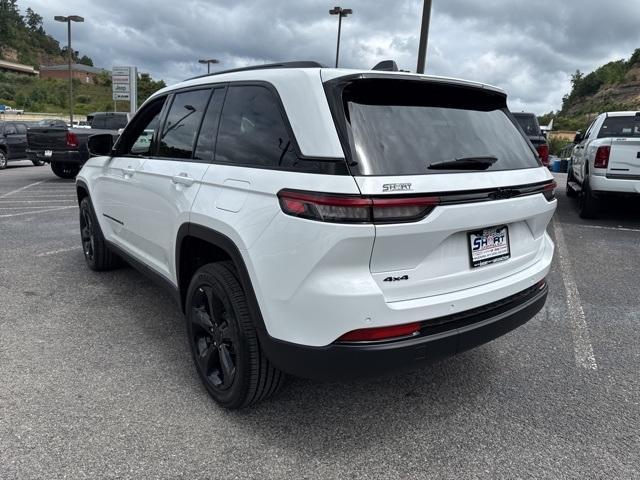 new 2025 Jeep Grand Cherokee car, priced at $40,905