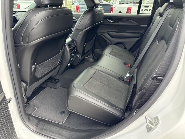new 2025 Jeep Grand Cherokee car, priced at $40,905