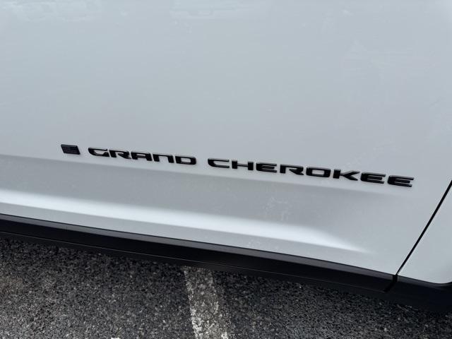 new 2025 Jeep Grand Cherokee car, priced at $40,905