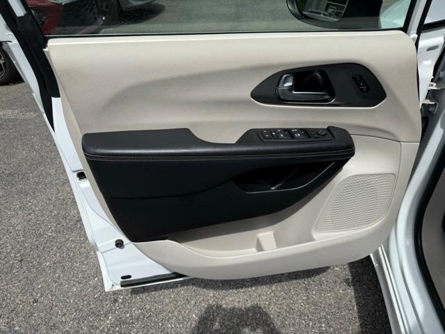 used 2023 Chrysler Pacifica car, priced at $23,500