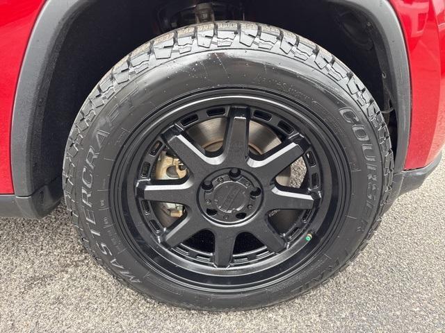 used 2021 Jeep Grand Cherokee car, priced at $30,996
