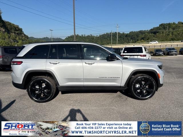 new 2025 Jeep Grand Cherokee car, priced at $47,997
