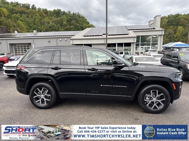 new 2025 Jeep Grand Cherokee car, priced at $44,797