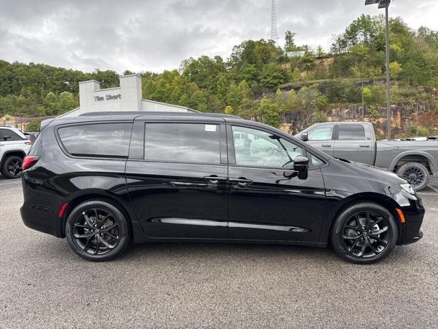 new 2026 Chrysler Pacifica car, priced at $48,497