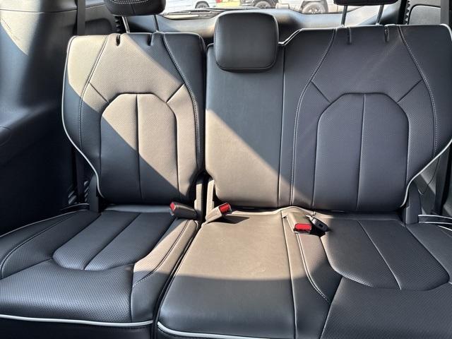 new 2025 Chrysler Pacifica car