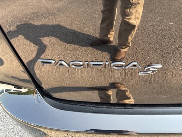 new 2025 Chrysler Pacifica car