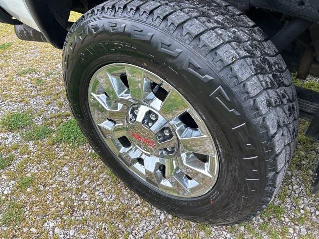 used 2017 GMC Sierra 2500 car, priced at $44,995