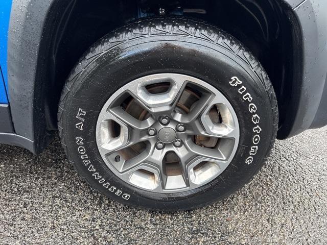 used 2019 Jeep Cherokee car, priced at $19,996