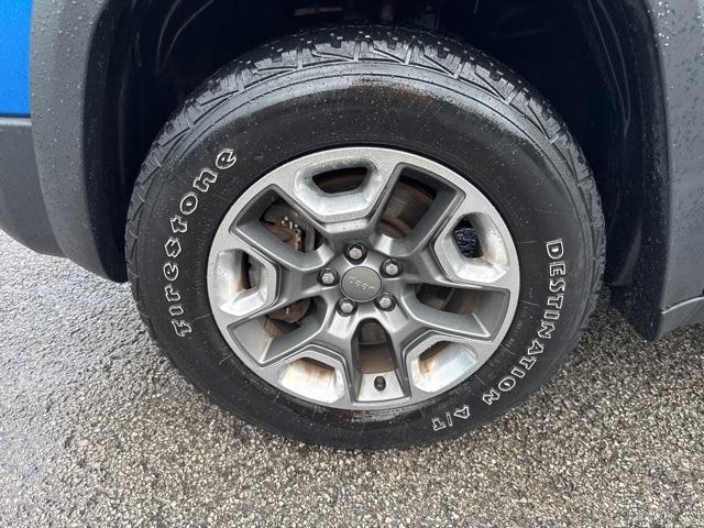 used 2019 Jeep Cherokee car, priced at $19,996
