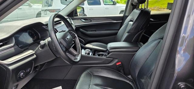 used 2022 Jeep Grand Cherokee car, priced at $32,996