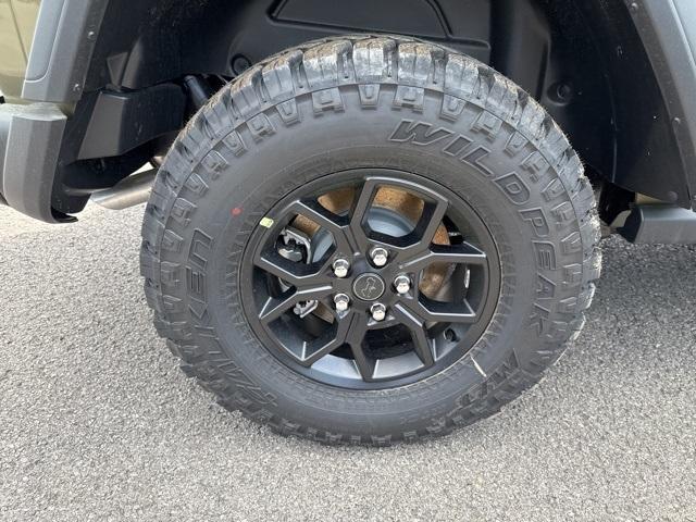 new 2025 Jeep Wrangler car, priced at $39,904