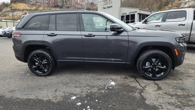 new 2025 Jeep Grand Cherokee car, priced at $40,997