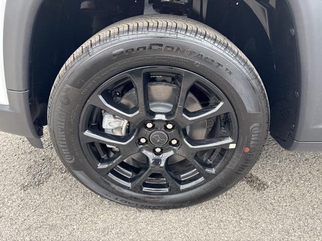 new 2025 Jeep Compass car, priced at $28,997