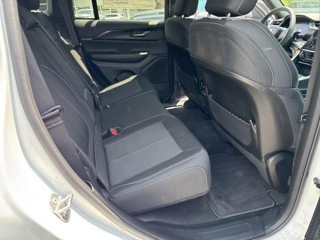 new 2025 Jeep Grand Cherokee car, priced at $37,747