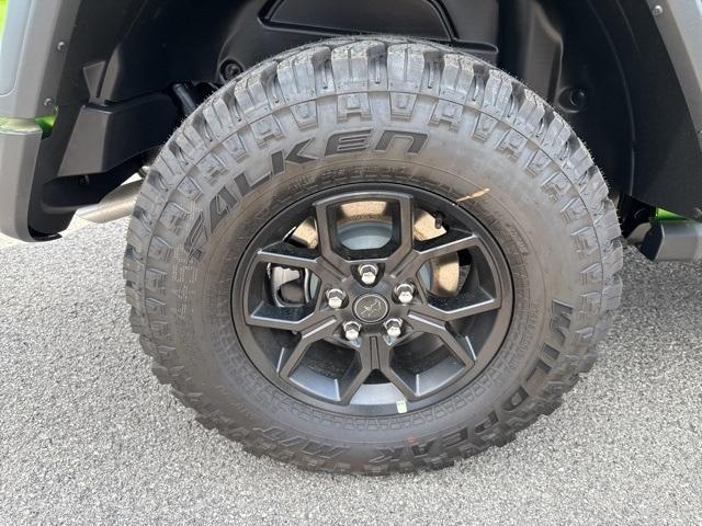 new 2025 Jeep Wrangler car, priced at $40,997