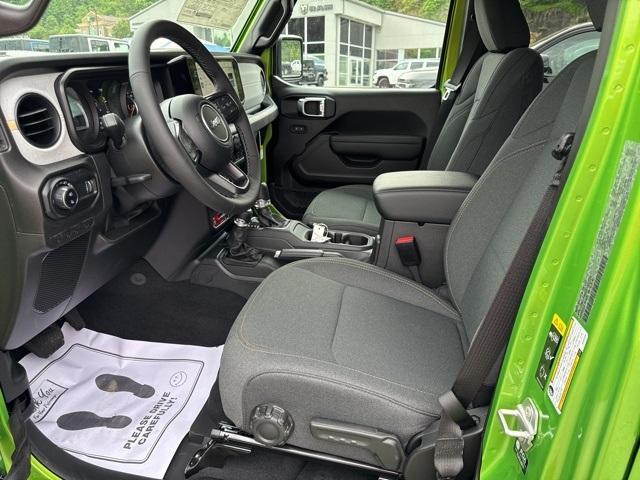 new 2025 Jeep Gladiator car, priced at $44,197