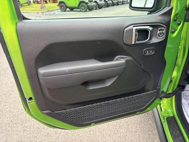 new 2025 Jeep Gladiator car, priced at $44,197