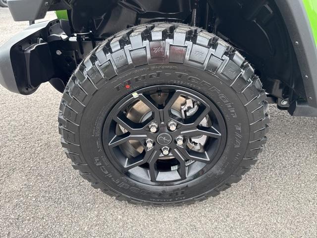 new 2025 Jeep Gladiator car, priced at $44,197