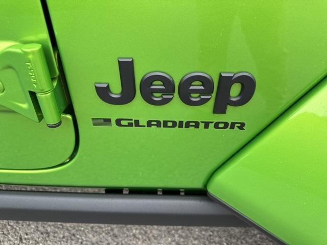new 2025 Jeep Gladiator car, priced at $44,197