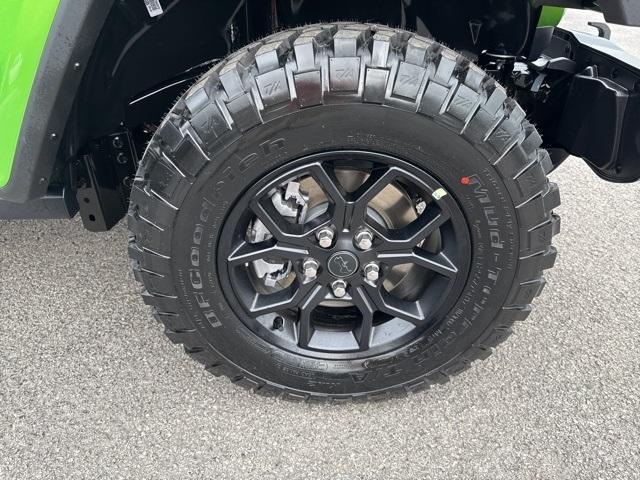 new 2025 Jeep Gladiator car, priced at $44,197