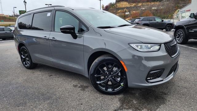 new 2025 Chrysler Pacifica car, priced at $49,797