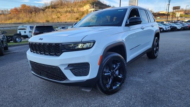 new 2025 Jeep Grand Cherokee car, priced at $40,997