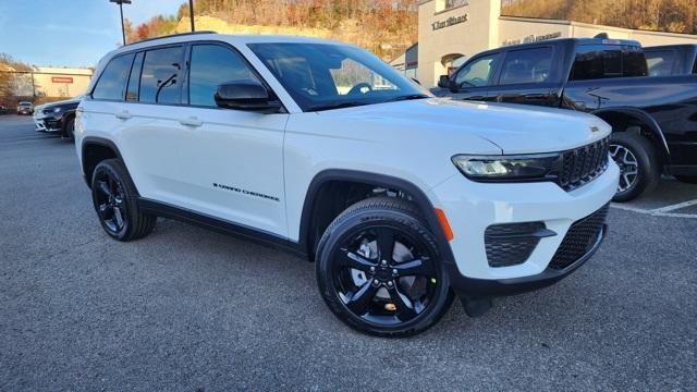 new 2025 Jeep Grand Cherokee car, priced at $40,997