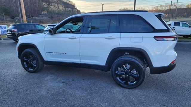 new 2025 Jeep Grand Cherokee car, priced at $40,997