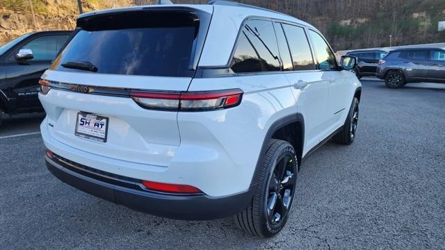 new 2025 Jeep Grand Cherokee car, priced at $40,997