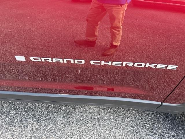 used 2025 Jeep Grand Cherokee car, priced at $37,996